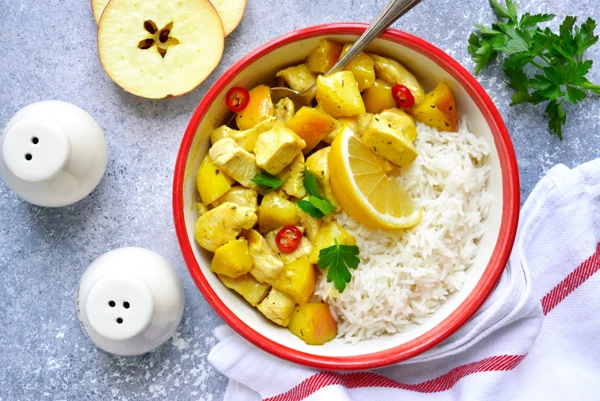 Best Wine Pairing for Chicken Stew with Curry and Apple