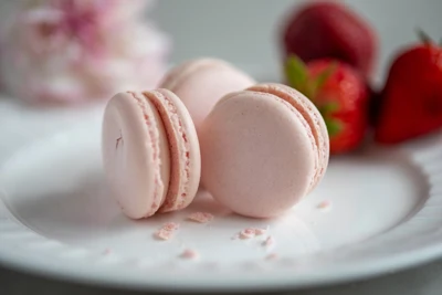 Jordgubbs-Macarons e vinho para harmonização perfeita em Portugal