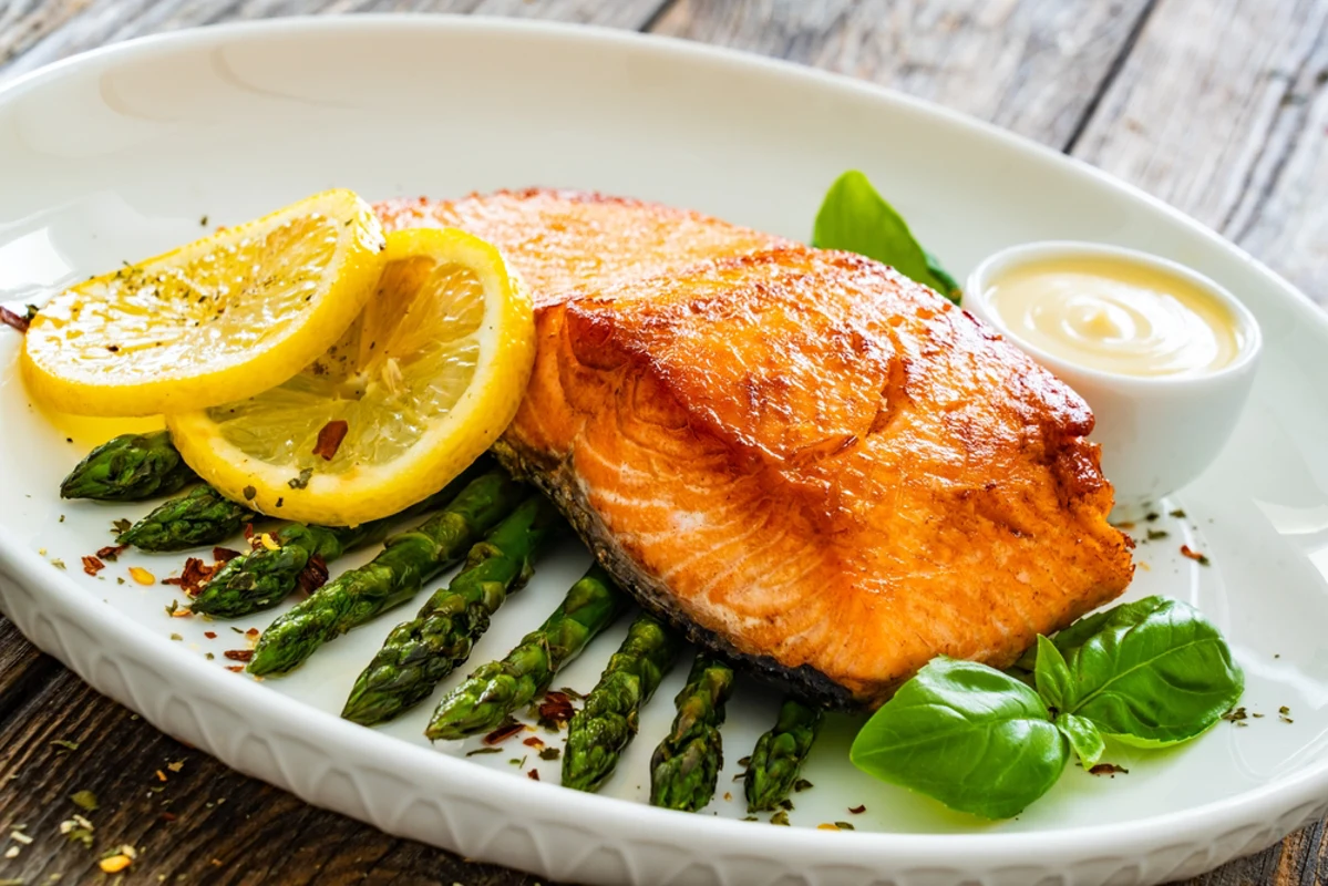Best Salmon Recipes: Wine Pairing for Salmon with Asparagus