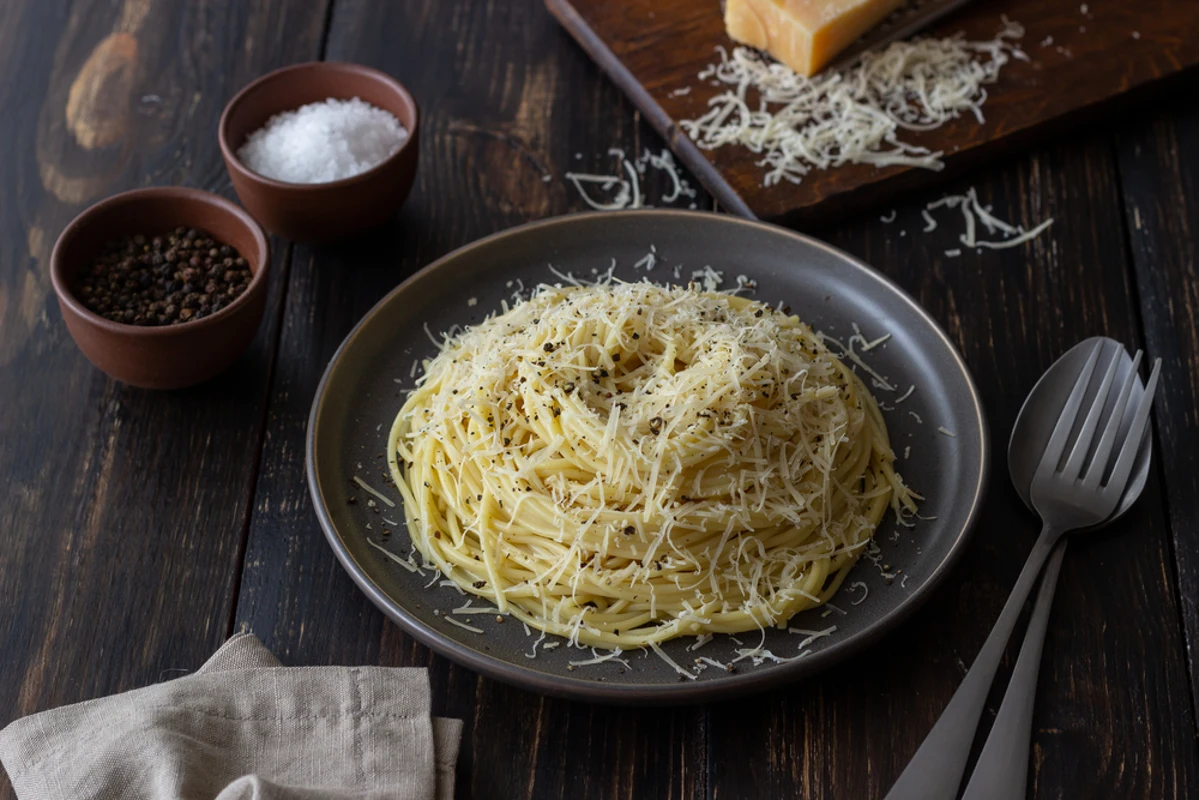 The Best Wine with Cacio e Pepe: A Smart Wine Pairing Guide