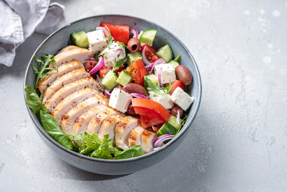 Best Wine Pairing for Chicken with Feta-Sallad