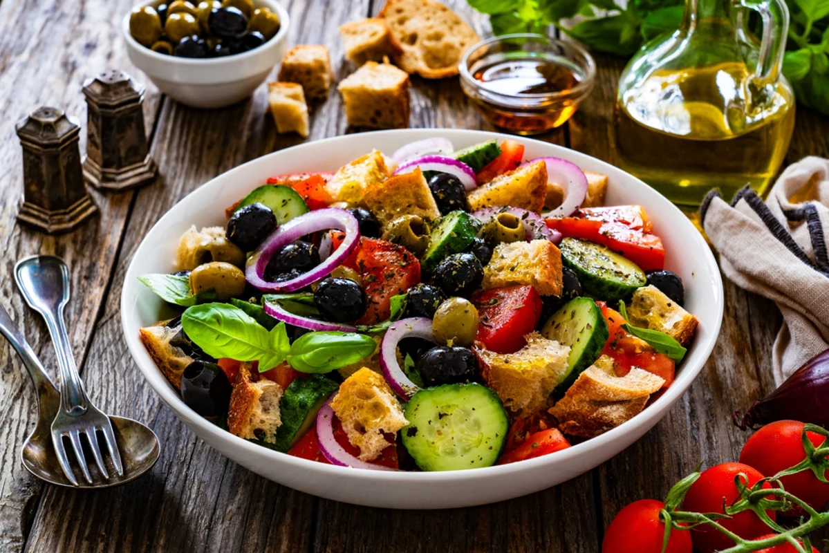 Panzanella Wine Pairing: A Fresh Italian Salad Recipe Guide