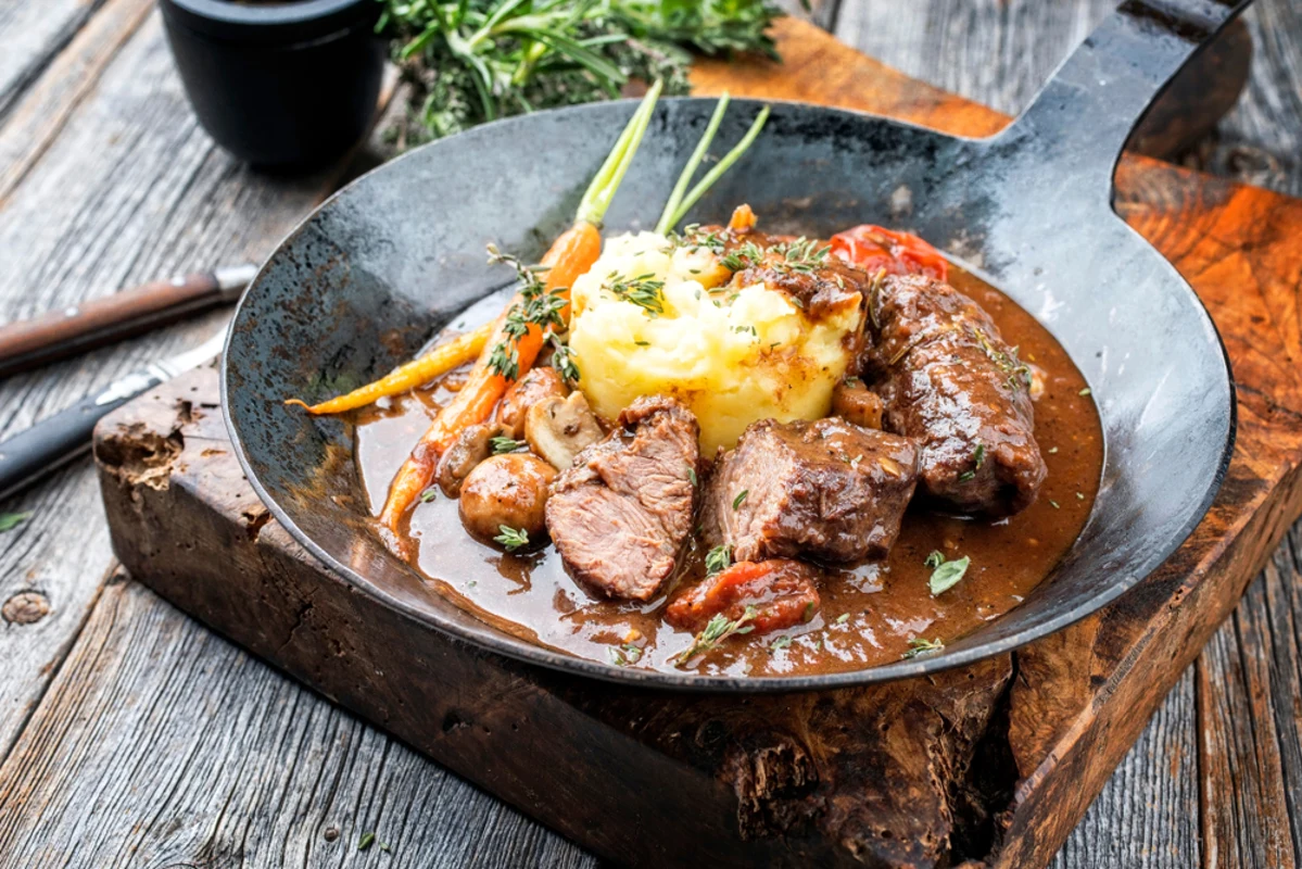 Il miglior vino per Biff Bourguignon med potatispuré: abbinamento vino e cibo