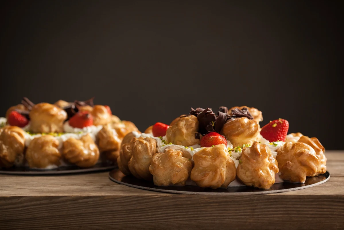 Saint-Honoré recept med perfekt vinmatchning – lyxig efterrätt
