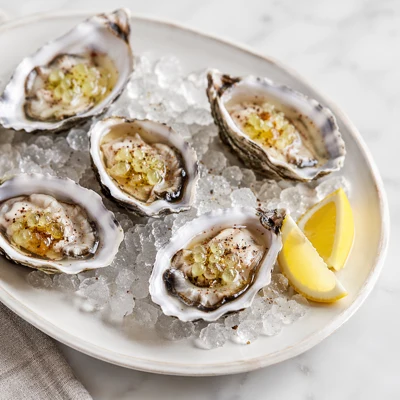 Il miglior vino per Sydney Rock Oysters with Finger Lime and Native Pepperberry