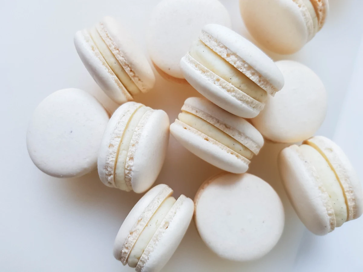 Wein zu Vanilj och Vitchoklad Macarons: Perfektes Rezept & Weinempfehlung